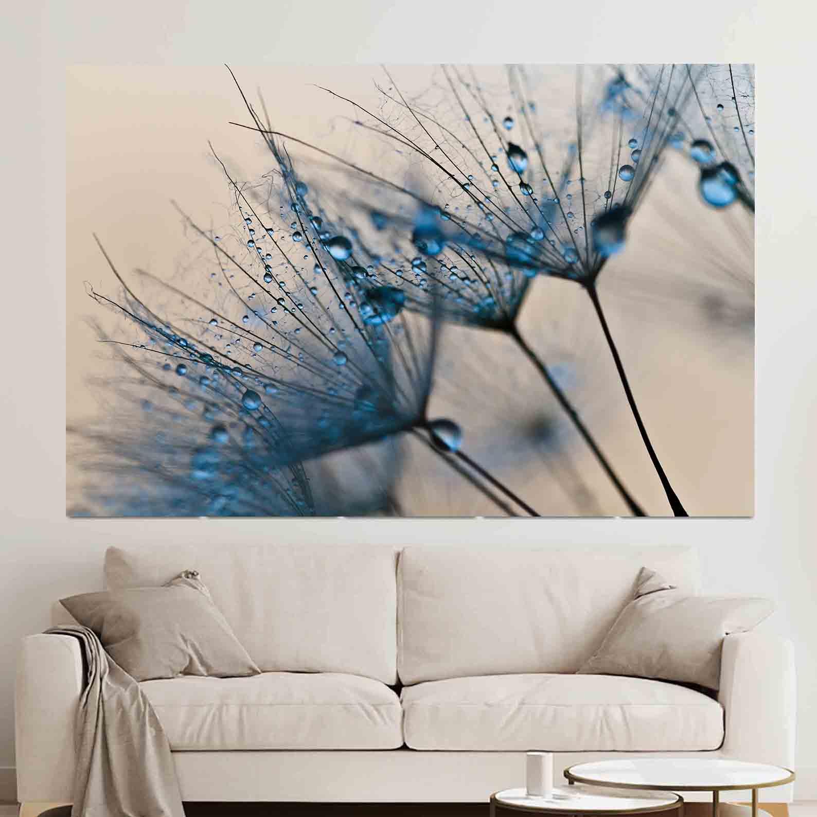 Leinwandbild - Blume mit Wassertropfen
