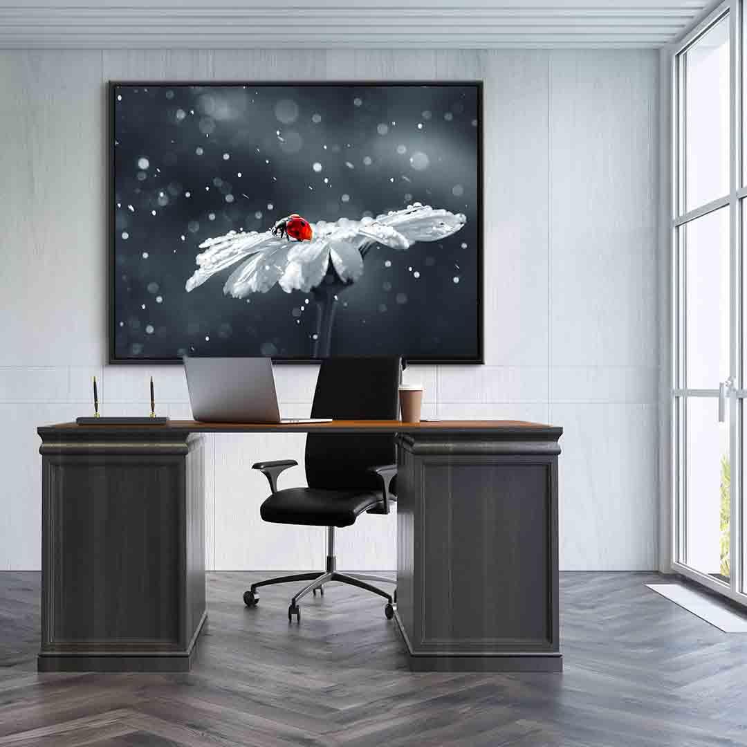 Tablou Canvas - Buburuza pe romanita