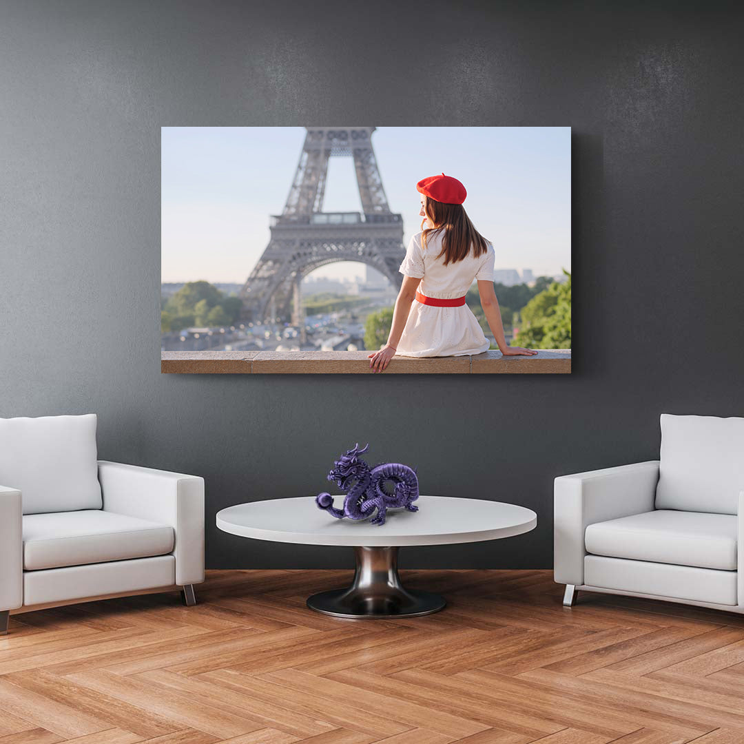 Tableau sur toile - Femme à la Tour Eiffel