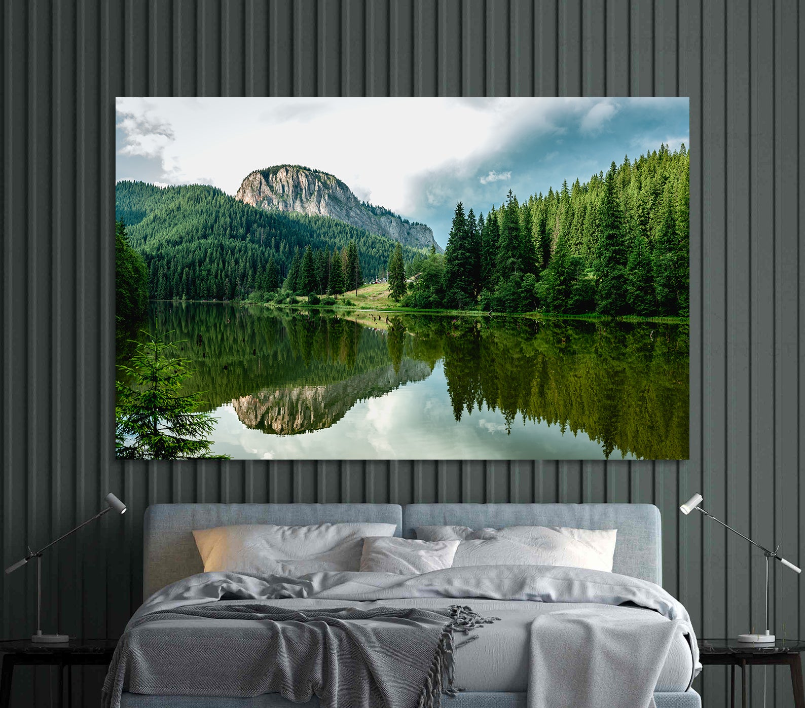 Leinwandbild - See in der Waldlandschaft