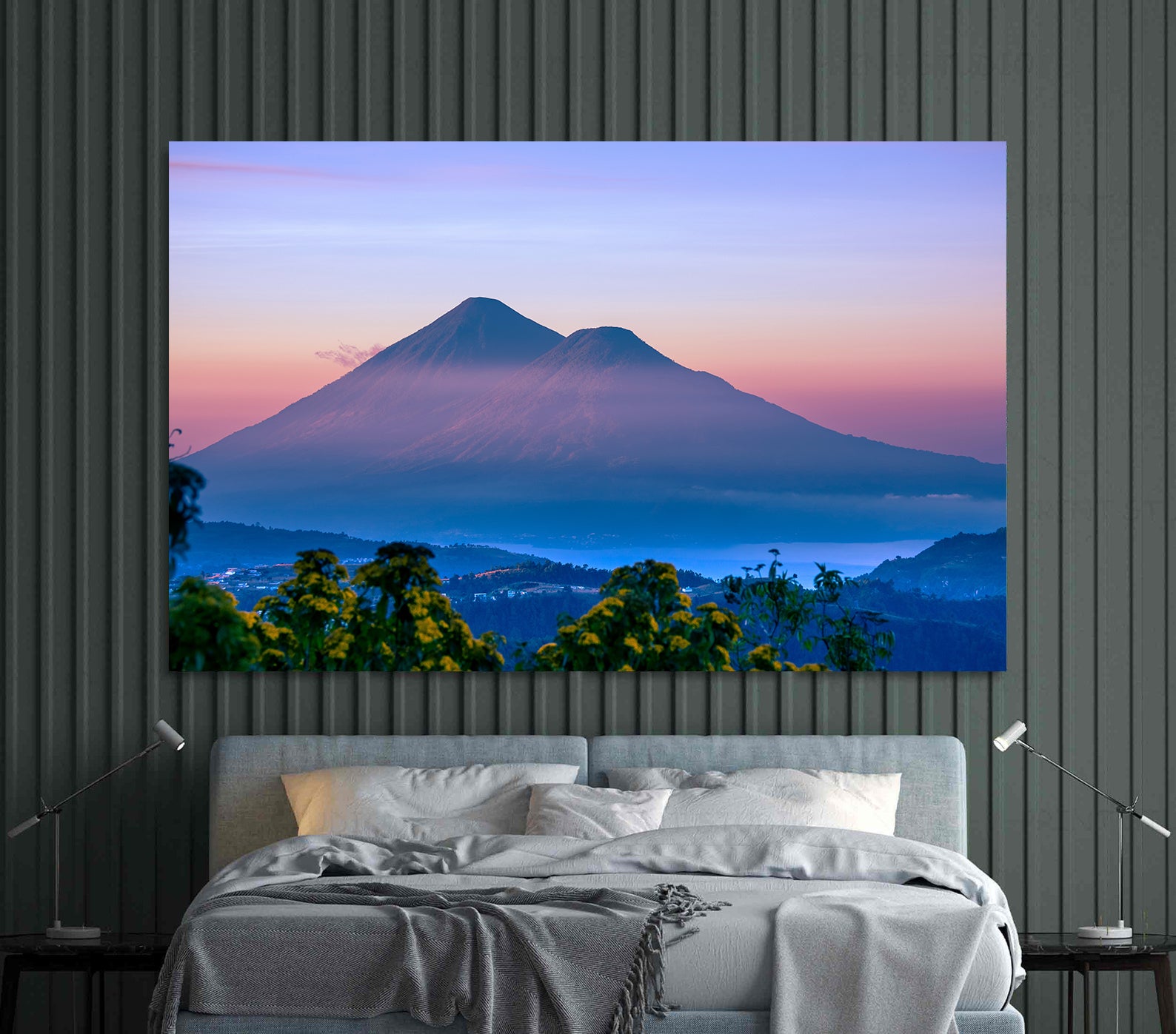 Leinwandbild - Berg im Morgengrauen