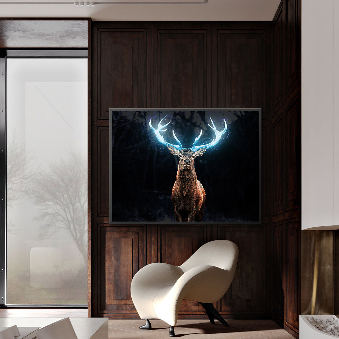 Leinwandbild - Hirsch mit blauem Geweih