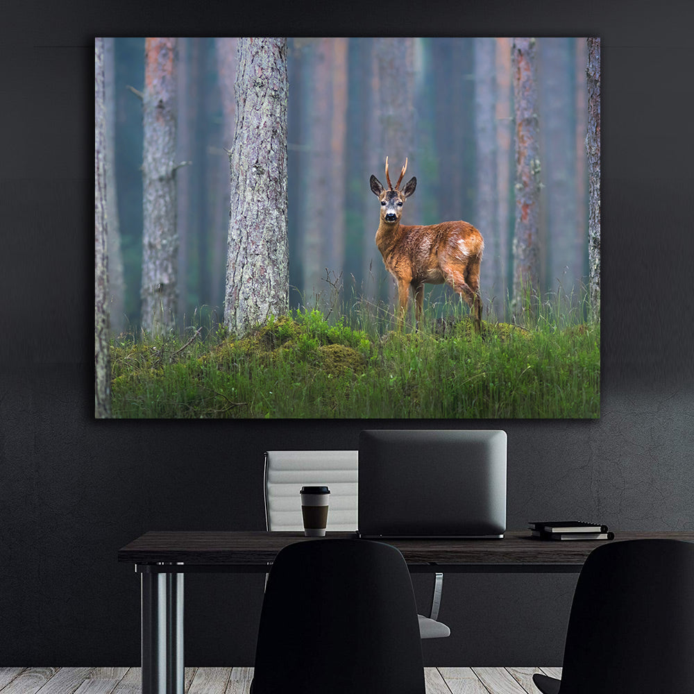 Leinwandbild - Hirsch im Wald
